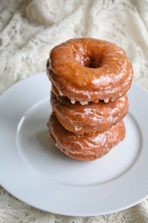 Pumpkin Donuts Recipe, Pumpkin Doughnut, Broma Bakery, Glazed Donuts, Glazed Doughnuts, Homemade Buttermilk, Baked Donuts, Homemade Pumpkin, Fall Baking