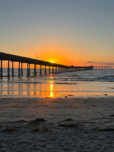 Sunset Pier Painting, Ocean Beach California San Diego, San Diego Beach Pictures, San Diego Ocean Beach, San Diego Summer Aesthetic, San Diego Pacific Beach, Uc San Diego Aesthetic, San Diego Beach Aesthetic, San Diego Beaches