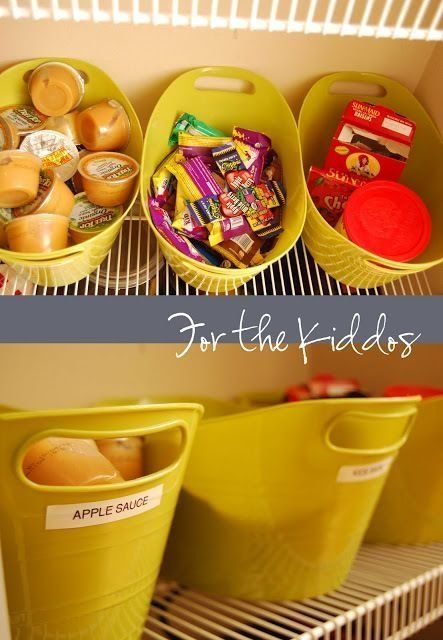 7 Snack Stations and Setup Ideas For Organizing Snacks at Home Skincare Room, Kid Storage, Snacks For School Lunches, Snack Bucket, Office Desk Organization, Kid Lunches, Snack Station, Summer List, Nerf Party