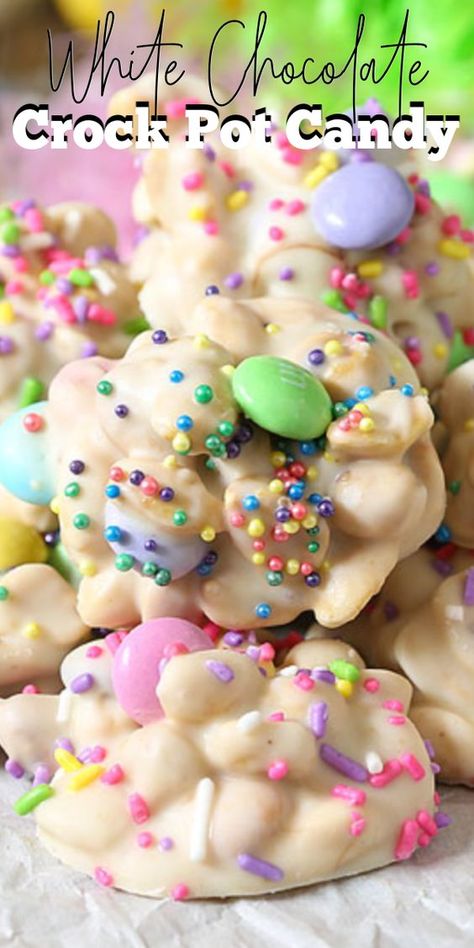 Easy Crockpot Dessert, Easter Crockpot, Homemade Easter Candy, Candy Clusters, Easter Candy Recipes, Crockpot Dessert, Easter Deserts, Crockpot Candy, Easy Easter Treats