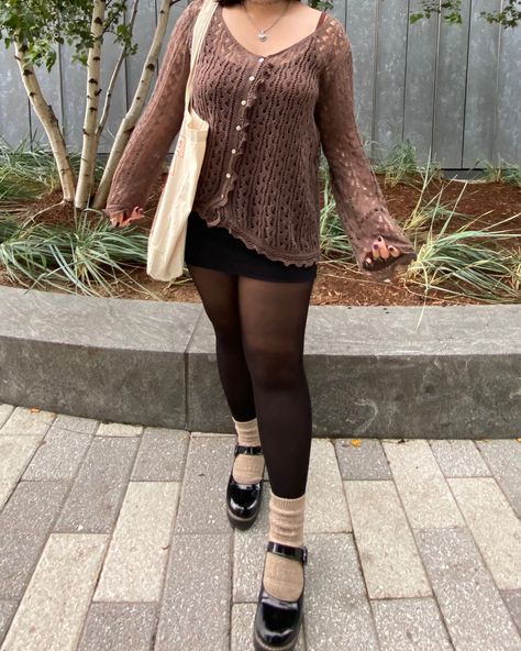 Cute Brown Skirt Outfits, Big Boots Outfit Aesthetic, Brown Courdory Skirt Outfit, Short Skirt Winter Outfit, Brown Coquette Outfit, Brown Coquette Aesthetic, Short Skirt Outfits Aesthetic, Brown Skirt Outfit Aesthetic, Grunge Coquette Outfits