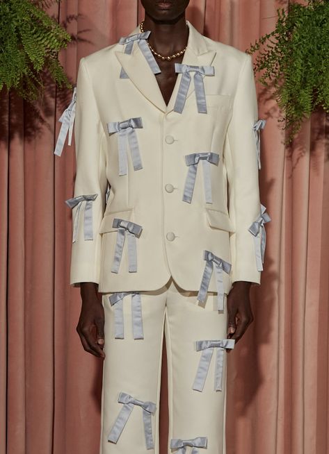 Unique Men’s Formal Wear, Statement Piece Outfit, Tanner Fletcher, Party Outfit Men, Met Gala Outfits, Fashion Dictionary, Fashion Design Collection, Concept Clothing, Event Outfit