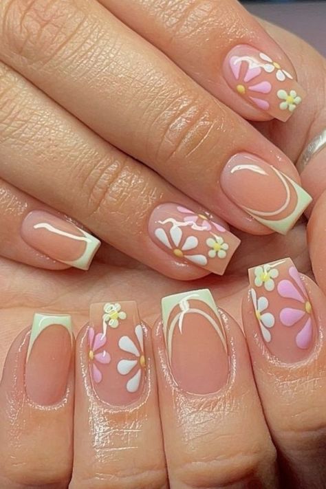 Shorties Nails Shorties Nails, Holiday Acrylic Nails, Elegant Nail, Elegant Nail Art, Spring Acrylic Nails, Nail Art Trends, Simple Gel Nails, Summery Nails, Girly Acrylic Nails