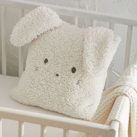 Nursery Pillows Girl, Bunny Room Decor, Sewing Pillows Ideas, Pillow For Baby, Bunny Pillow, Nursery Pillow, Kids Throw Pillows, Simple Hand Embroidery Patterns, Sewing Cushions