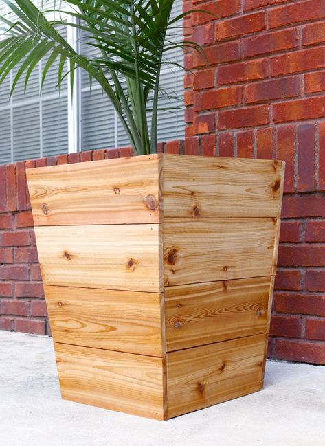 Diy Wooden Planters, Diy Wood Planters, Planter Box Plans, Cedar Planter Box, Cedar Planters, Diy Planter Box, Wooden Planter Boxes, Wooden Planter, Desain Lanskap