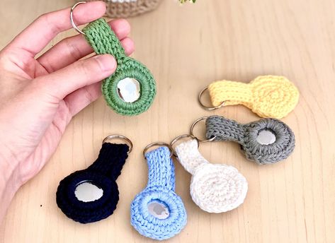 Air Tag Crochet, Crochet Airtag Keychain, Airtag Holder Crochet, Air Tag Holder Crochet Pattern, Diy Airtag Keychain, Airtag Holder Diy, Crochet Airtag Case, Airtag Case, Air Tag