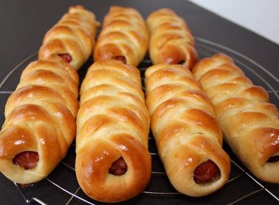 My Kitchen Snippets: Pig In The Blanket – Step by Step Hot Dog Appetizers, Homemade Dough, Pizza Recipes Homemade, Pigs In A Blanket, Bread Recipes Homemade, A Blanket, My Kitchen, Homemade Bread, Creative Food