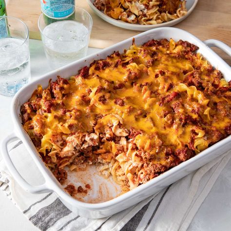 Easy Mexican Casserole, Hamburger Casseroles Recipes, Ground Beef Casserole Recipes, Hamburger Casserole, Hot Dish, Beef Casserole Recipes, Ground Beef Casserole, Cheesy Sauce, Grandmas Recipes