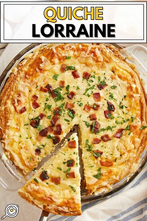 You're going to love this silky, savory, and ridiculously Easy Quiche Lorraine! The puff pastry crust makes it absolutely effortless! Puff Pastry Quiche, Puff Pastry Recipes Dinner, Quiche Pastry, Quiche Lorraine Recipe, Puff Pastry Crust, Easy Quiche, Frugal Recipes, Easy To Make Dinners, Filling Dinner