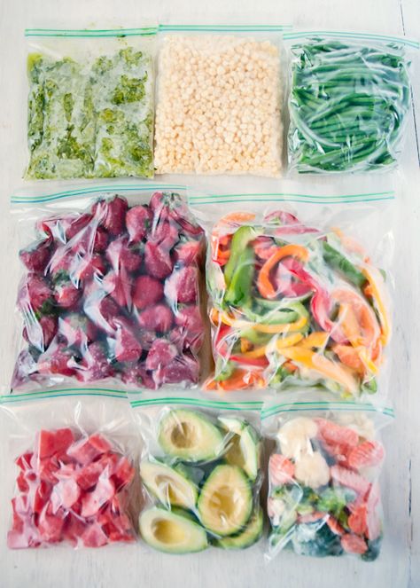 A Complete Guide to Freezing Produce | Living Well | Design Mom How To Freeze Vegetables, Freeze Veggies, Freezing Produce, Freeze Vegetables, Freezing Food Guide, Freezing Veggies, Fruit Bags, Freeze Food, Beets Carrots