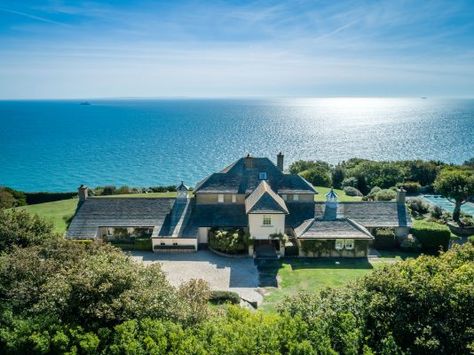 A spectacular coastal home, with one of the best sea views in the country — and it’s even got its own lighthouse House Near The Sea, White Cliffs Of Dover, Cliff House, St Margaret, Chichester, New Forest, Houses For Sale, Maine House, Pool House