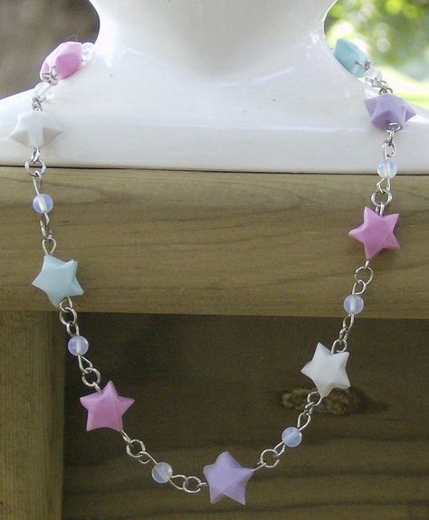 Origami Workshop, Lucky Star Origami, Star Crafts, Origami Jewellery, Star Origami, Paper Necklace, Origami Lucky Star, Handmade Paper Art, Origami Necklace