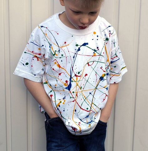 white spatter t-shirt T Shirt Painting Ideas, Shirt Painting Ideas, Shirt Painting, Tshirt Painting, Paint Shirts, T Shirt Painting, Mens Fashion Classy, Jackson Pollock, Diy Shirt