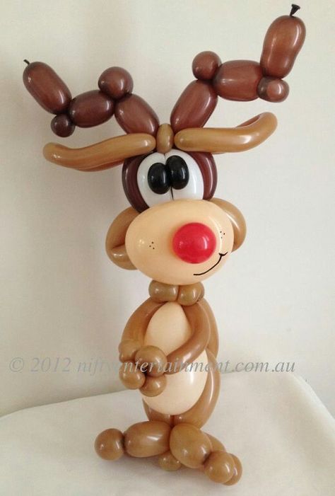 Balloon deer Balloon Christmas, Balloon Hat, Christmas Balloon Decorations, Holiday Balloons, Twisting Balloons, Balloon Modelling, Balloon Crafts, Balloon Twisting, Balloon Ideas