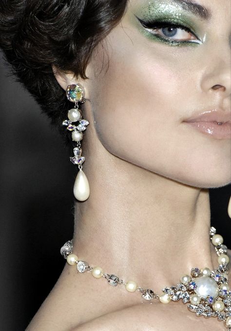 Shalom Harlow for Christian Dior Haute Couture Fall 2007 Pinterest Wall, Shalom Harlow, Christian Dior Haute Couture, Dior Haute Couture, John Galliano, Girly Jewelry, Pretty Makeup, Artistry Makeup, Aesthetic Makeup