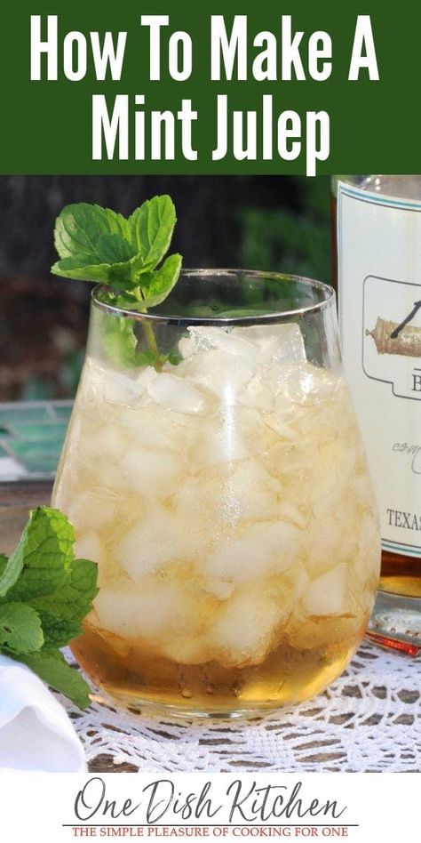 Easy Mint Julep Recipe, Mint Julep Recipe Non Alcoholic, Mint Julep Recipe Kentucky Derby, Kentucky Derby Food, Kentucky Derby Recipes, Southern Cocktail, Derby Party Food, Julep Recipe, Aperol Spritz Recipe