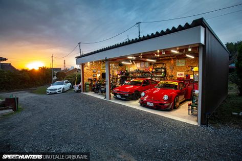 Old Car Garage, What Is A Dream, Car Garage Ideas, Hobby Garage, Backyard Garage, Cool Garages, Mechanic Shop, Car Workshop, Old Garage