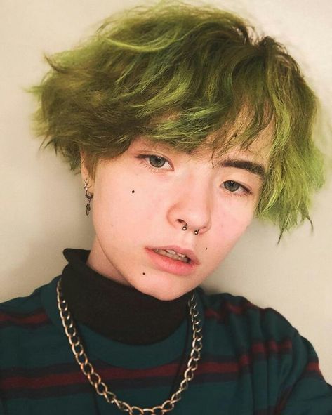 Ftm Haircuts, Androgynous Haircut, Unicorn Hair Color, Androgynous Hair, Shot Hair Styles, Gender Envy, Fluffy Hair, Short Hair Haircuts, Hair Reference