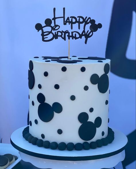 Mickey Mouse Cake For Adults, Monochrome Mickey Mouse Birthday, Mickey Mouse Black And White Cake, Modern Mickey Mouse Birthday Cake, Modern Mickey Mouse Cake, Mickey Mouse Birthday Black And White, White Mickey Mouse Cake, Disney Cakes For Adults, Simple Mickey Mouse Cake