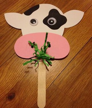 9 Amazing Cow Crafts And Ideas For Kids And Preschoolers #artsandcrafts Cow Crafts, Cow Craft, Maluchy Montessori, Storytime Crafts, Farm Animal Crafts, Farm Craft, Farm Preschool, Farm Activities, Farm Crafts