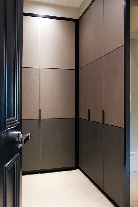 The Studio Harrods - Holland Park Luxury Apartment Wardrobe Shutter Design, Furniture Design Bedroom, Wardrobe Laminate Design, Wardrobe Design Modern, Armoire Dressing, Bedroom Furniture Ideas, Indian Room Decor, Closet Design Layout, Wardrobe Door Designs