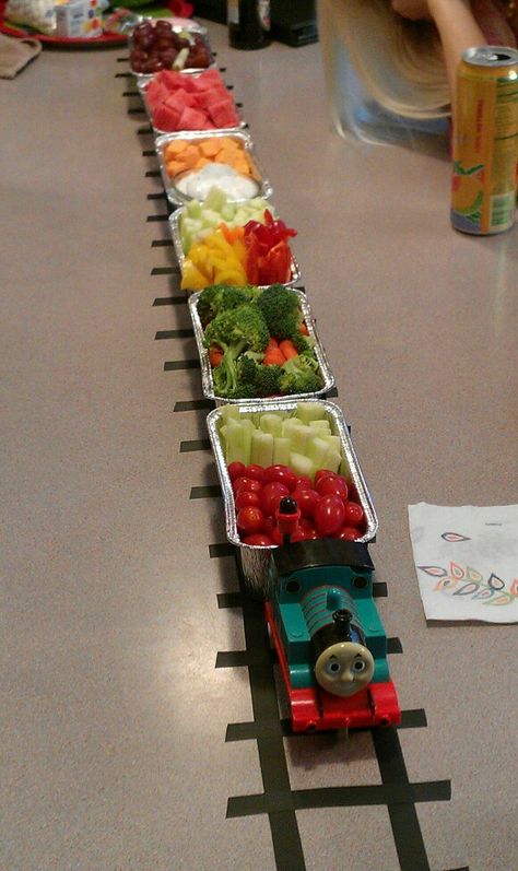 Thomas Train Birthday, Thomas Birthday Parties, Thomas The Train Birthday Party, Polar Express Party, Thomas The Train Party, Fest Mad, Thomas Birthday, Trains Birthday Party, Train Party