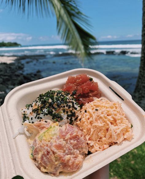 Poke Bowls are a MUST when you visit Hawaii. Poke bowl from Da Poke Shack by @girl_with_a_fork on IG Hawaii Poke Bowl Aesthetic, Hawaii Poke Bowl, Poke Bowl Hawaii, Dinner In Hawaii, Poke Hawaii, Hawaii Poke, Hawaii Dinner, Food In Hawaii, Beach Dinner Parties