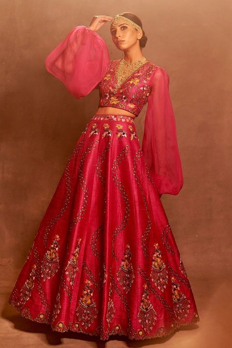 Pink Lehenga Blouse, Hot Pink Lehenga, Ruffle Dupatta, Dresses Traditional, Gaun Fashion, Organza Sleeves, Pink Lehenga, Aari Embroidery, Embroidered Lehenga