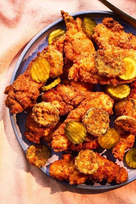 Fried Pickle Chicken Tenders, Dill Pickle Chicken Tenders, Pickle Brined Chicken Tenders, Pickle Juice Marinade Chicken, Southern Party Food, Southern Fried Chicken Tenders, Pickle Brine Chicken, Pickle Brined Fried Chicken, Pickle Brined Chicken