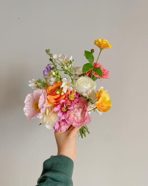 bridesmaid bouquet lineup from 5 different weddings 💫 Poppy Flower Bouquet, Bright Wedding Bouquet, Small Bridesmaid Bouquets, Small Bridal Bouquets, Colorful Bridal Bouquet, Small Wedding Bouquets, Cottage Fairy, Simple Wedding Flowers, Boquette Flowers