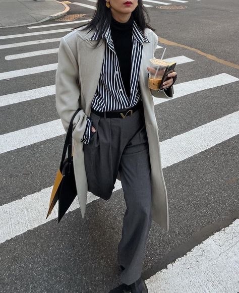 Caroline Lin, Office Casual Outfit, Office Outfits Women, Casual Chique, Outfit Formulas, Mode Chic, Layering Outfits, Work Wear Women, Work Outfits Women