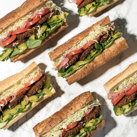 Baguette Sandwich Photography, Panini Food Photography, Deli Food Photography, Sandwiches Photography Styling, Sandwich Photography Ideas, Sandwich Photography Styling, Sandwich Photoshoot, Baguette Photography, Deli Photography