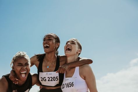 How Mindfulness is Showing up at the Olympic Games - Mindful || From Simone Biles to Tom Daley, here are some of the ways mindfulness is taking center stage at the Tokyo 2020 Olympic Games. https://www.mindful.org/how-mindfulness-is-showing-up-at-the-olympic-games/ Running Coach, Running Photos, Female Runner, Reference Pose, Running Team, Coach Sportif, The Olympic Games, 2020 Olympics, Tom Daley