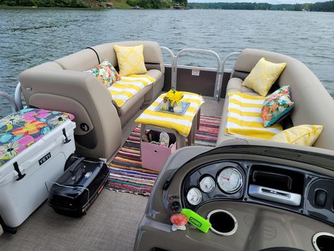 A decorated Pontoon boat Pontoon Color Scheme, Boat Necessities Summer, Pontoon Boat Must Haves, Pontoon Seating Ideas, Pontoon Organization Ideas, Boat Snacks Pontoon, Pontoon Bachelorette Party, Pontoon Hacks, Pontoon Boat Hacks