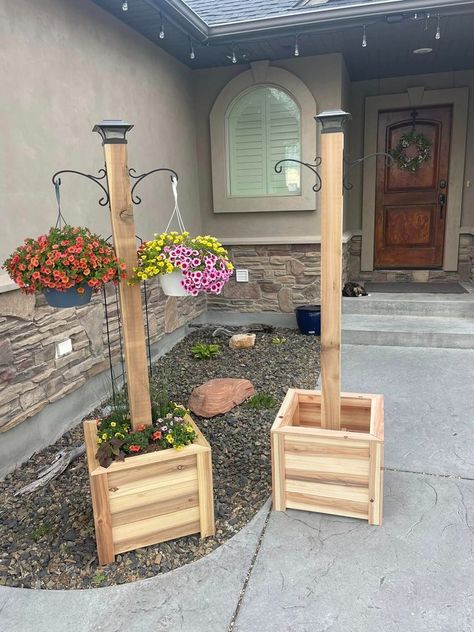 Wood Pallet Storage Ideas, Wooden Garden Ideas, Greenhouse Patio, Outdoor Wood Projects, Pallet Projects Easy, Wood Craft Projects, Backyard Diy Projects, Wooden Planters, Outdoor Decor Backyard