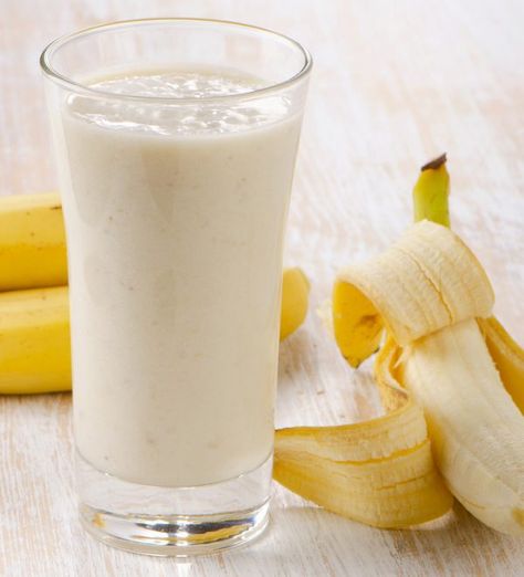 Banana Smoothie: Easy 4 Ingredient Yummy Banana Smoothie Recipe - Cool Web Fun Healthy Banana Recipes, Smoothie Easy, Banana Health Benefits, Banana Shake, Banana Benefits, Banana Drinks, Banana Smoothie Recipe, Pineapple Smoothie, Exotic Food