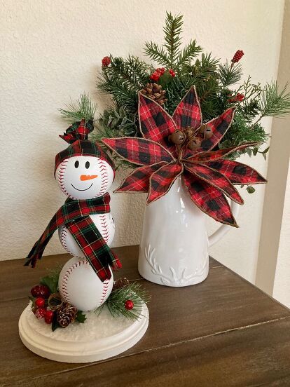 I have a family member who is a true baseball fan. So, I decided to make her a baseball snowman out of three baseballs, plus some leftover craft supplies I had. Baseball Snowman, Melted Snowman Ornament, Diy Christmas Snowman, Christmas Craft Diy, Snowman Diy, Snowman Crafts Diy, Baseball Christmas, Hobby Lobby Christmas, Make A Snowman