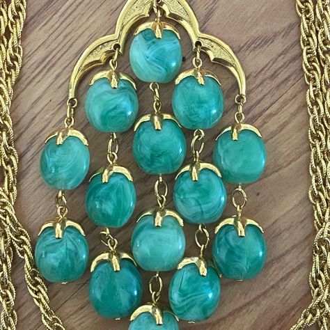 Vintage 1960’s Crown Trifari Gold Chain With Green Lucite Waterfall Necklace. In Brand New Condition Vintage Trifari Jewelry, Aquarius Pendant Necklace, Vintage Pearl Brooch, African Inspired Jewelry, Lariat Style Necklace, Waterfall Necklace, Genuine Pearl Necklace, Jewelry Knowledge, Vintage Jewelry Antique