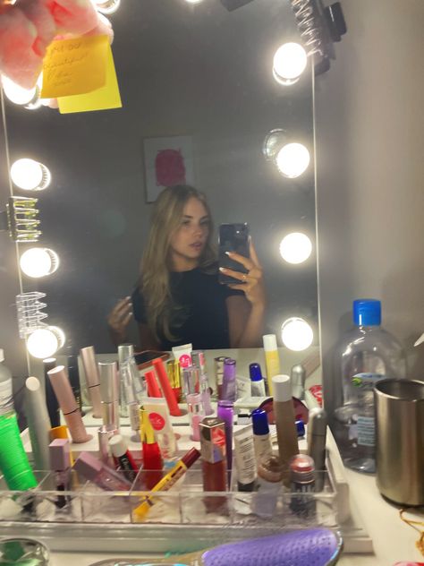 simona simonis #vanity #vanitymirror #aesthetic #selfietime #selfiesunday #selfieidea #mirror #mirrorselfies #mirrormirror #makeup #makeuplover Winter Shopping, Mirror Pics, Mirror Pic, Selfie Time, Makeup Mirror, Of Ideas, Bedroom Makeover, Room Inspo, Makeup Lover