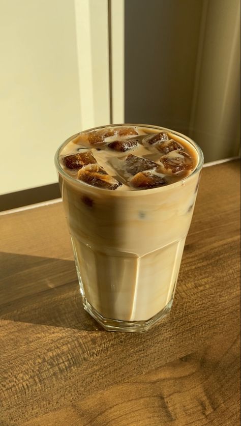 Healthy Drinks Aesthetic, Coffee Drinks Recipes, Coffee With Condensed Milk, Homemade Sauce Recipes, Coffee Board, Coffee Shop Aesthetic, Morning Drinks, Coffee Obsession, Coffee At Home