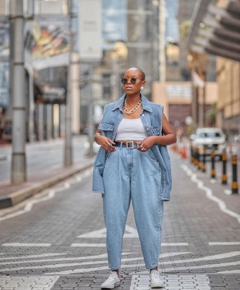 All Denim Outfits, Denim Vest Outfit, Chic Work Outfit, Bald Women, Jeans Outfits, Denim Day, Wardrobe Outfits, Classy Casual Outfits, Dope Fashion