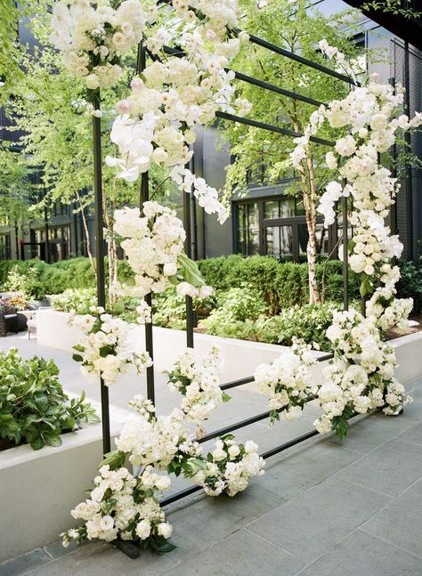 This modern monochromatic wedding at the Sagamore Pendry Hotel in Baltimore is all about the geometric shapes. Industrial meets sophistication with the perfect blend of metals and crisp white florals like orchids and hydrangeas. Monochromatic Wedding, Modern Wedding Decor, Wedding Altars, Simple Wedding Hairstyles, Ceremony Inspiration, Ceremony Arch, Ceremony Backdrop, Wedding Ceremony Decorations, Wedding Deco