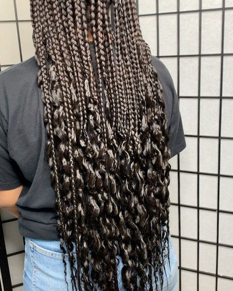 NENE on Instagram: “Crinkled End Knotless Box Braids #justnenee_ #labraids 📍LOCATION @weavewigessentials310 📍❣️LASH TECH @lashresidence ❣️ #labraids #braidsla…” Knotless Box Braids, Lash Tech, Braids Hairstyles, Box Braids, Braided Hairstyles, Lashes, Braids, Hairstyles, Hair Styles