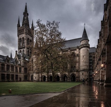 Academy Building Aesthetic, Vampire Academy Book Aesthetic, Private University Aesthetic, Royal Academy Aesthetic, Vampire School Aesthetic, Gothic School Aesthetic, Private School Campus, Academy Aesthetic School, Dark Academia Boarding School