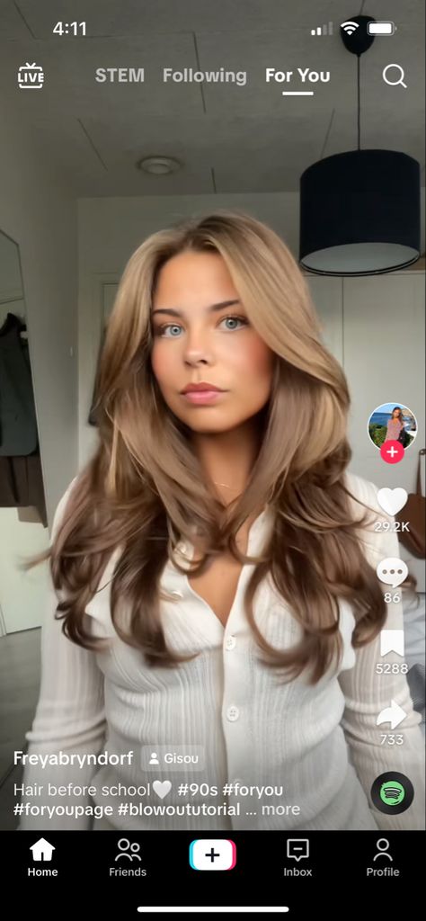 Auburn Blonde Hair Balayage, Honey Brown Hair With Layers, Fawn Brown Hair Color, Apricot Brown Hair, Light Gold Brown Hair, Dcc Hair, Teddy Brown Hair Color, Emily Billings Hair, Kelsey Anderson Hair