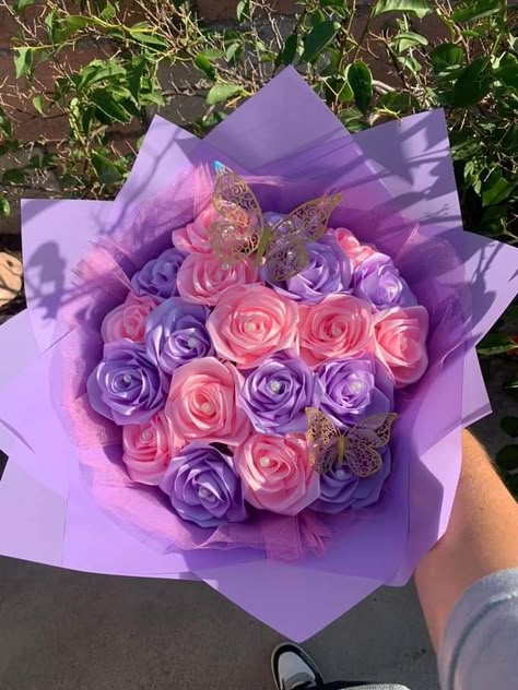 Pink And Purple Roses Bouquet, Purple Ribbon Bouquet, Ribbon Rose Bouquets, Ribbon Flowers Bouquet, Romantic Ideas, Flower Bouquet Diy, Ribbon Rose, Ribbon Bouquet, Quince Ideas