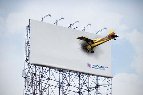 We share the best billboard designs to get your creative juices going. These billboards truly embrace creativity and outside the box thinking. Guerrilla Advertising, Awesome Inventions, Real Background, Out Of Home Advertising, Guerrilla Marketing, Clever Advertising, Creative Banners, Billboard Advertising, Billboard Signs