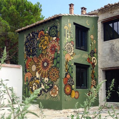 Exterior Murals, Bathroom Fragrance, Garden Mural, Cheap Ideas, Words On Canvas, Flowers Painted, Mural Ideas, Fence Art, Murals Street Art