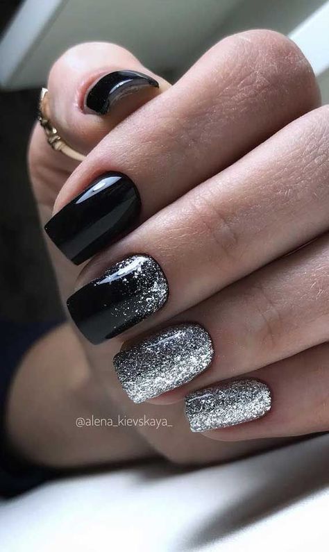 One Nail Glitter Design, Black And Silver Ombré Nails, White With Black Glitter Nails, Nails With 1 Glitter Nail, Black Nails And Glitter, Nail Design Black And Silver, Silver Black Ombre Nails, Black Grey Glitter Nails, Silver Gold Glitter Nails