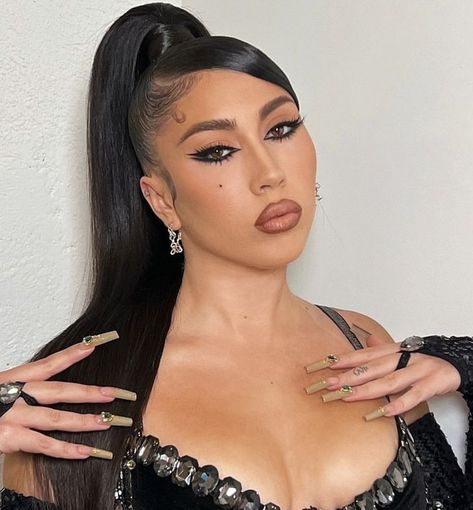 Kali Uchis Aesthetic Makeup, Kali Uchis No Makeup, Kali Uchis Without Makeup, Kali Uchis Ponytail, Kali Uchis Face, Kali Uchis Concert Makeup, Kali Uchis Lip Combo, Kali Uchis Inspired Makeup, Kali Uchis Eye Makeup